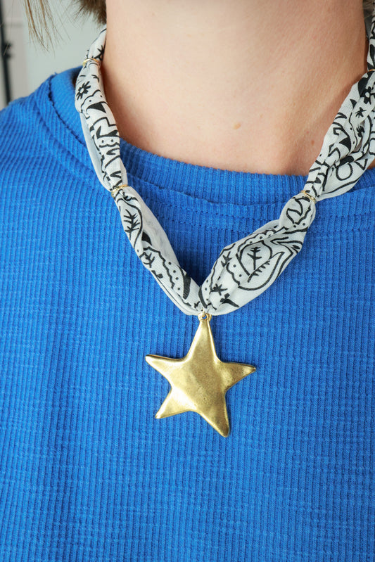 STAR BANDANA NECKLACE | WHITE