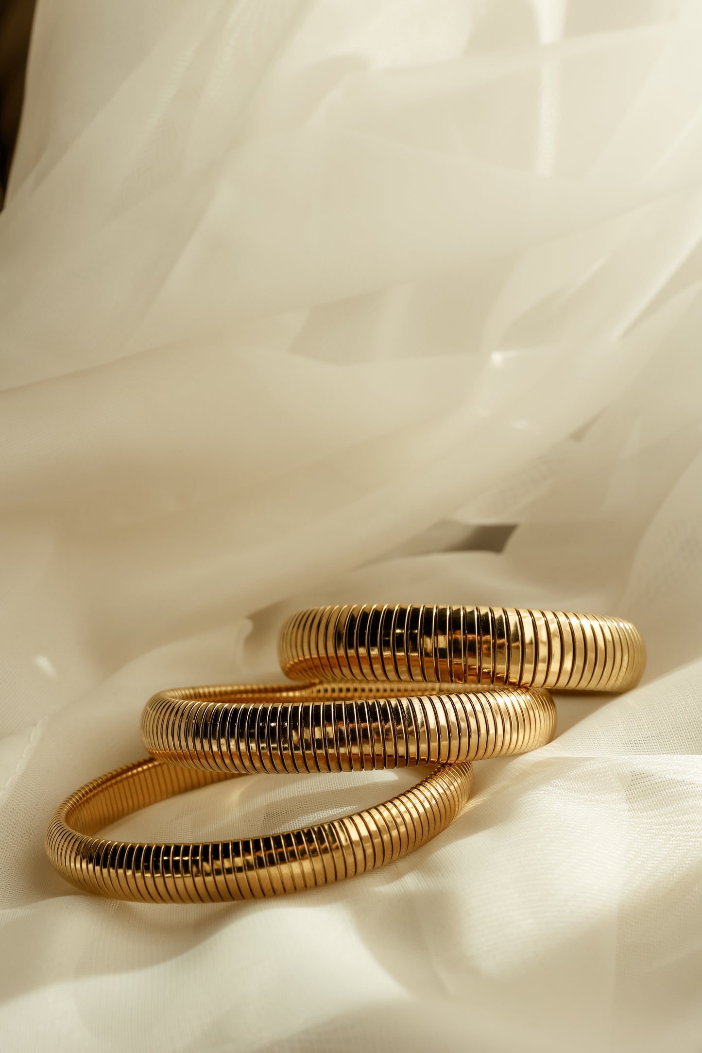 THE RIBBED BANGLE | MEDIUM