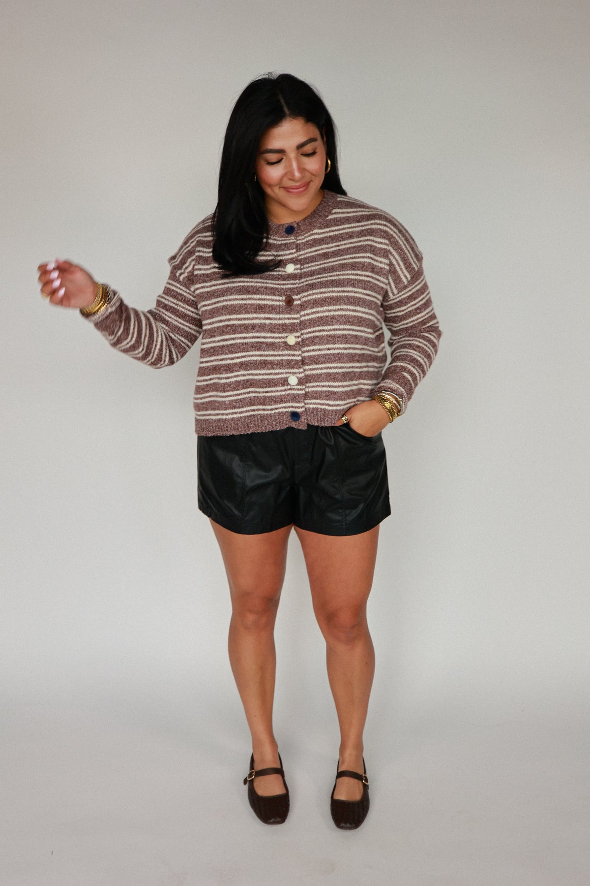 THE STRIPED SWEATER BUTTON DOWN | BROWN