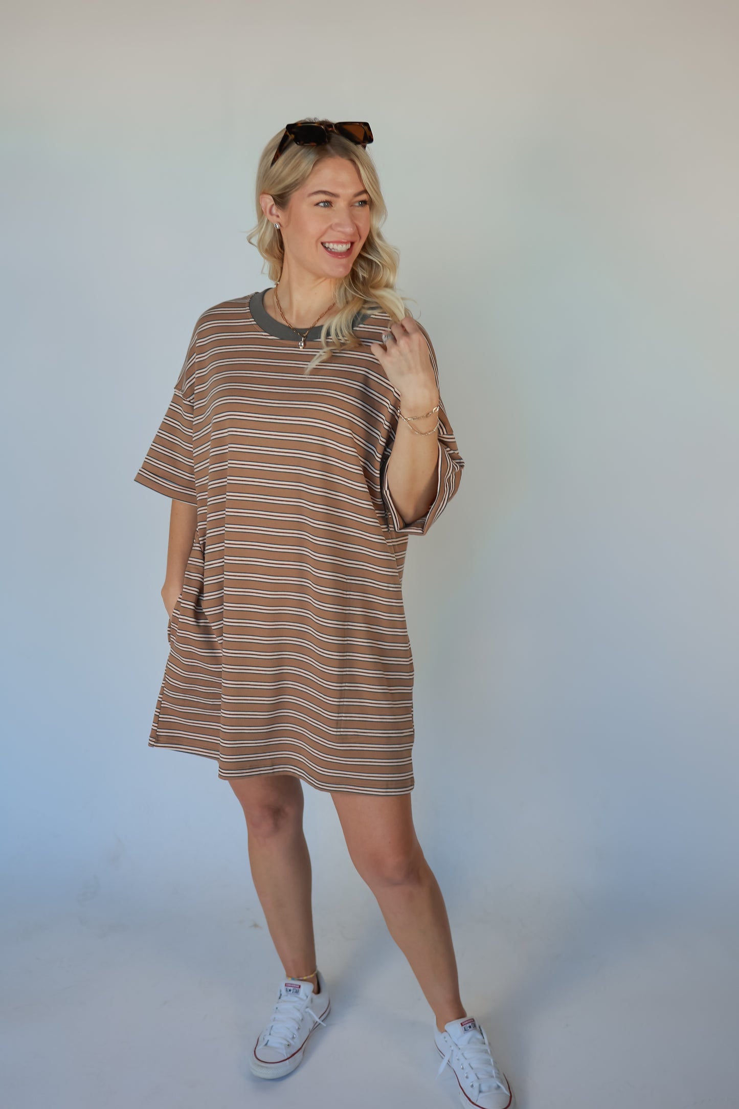 THE EASY STRIPE DRESS | BROWN
