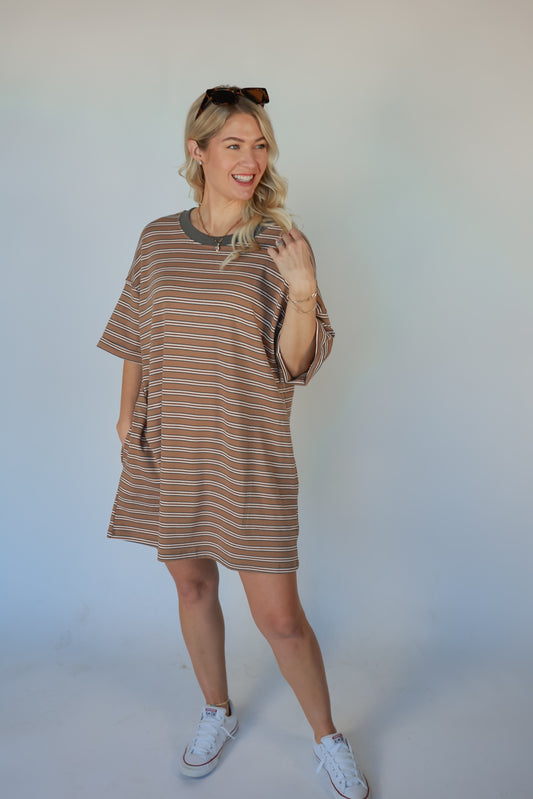 THE EASY STRIPE DRESS | BROWN
