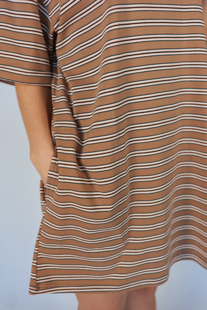 THE EASY STRIPE DRESS | BROWN