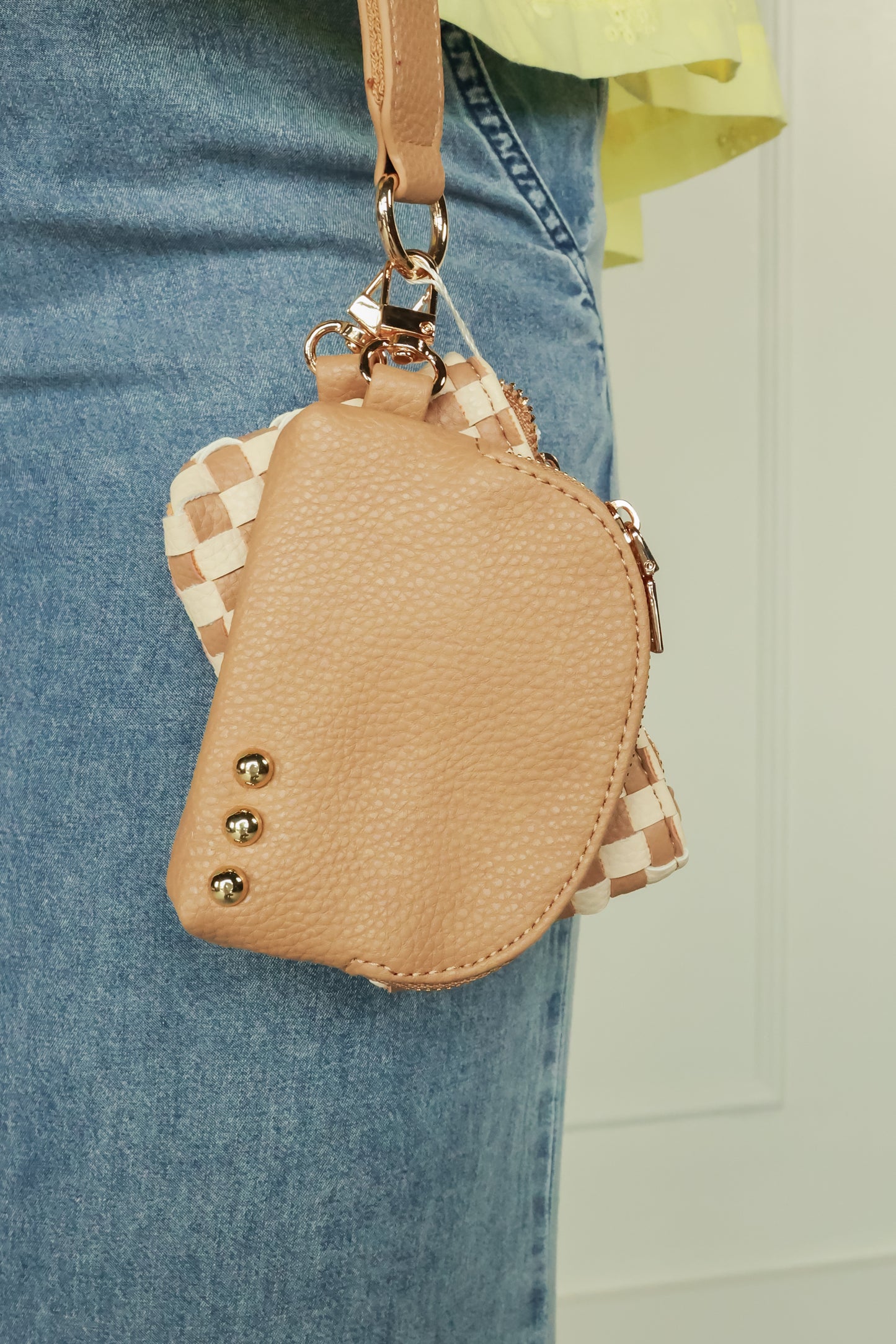 THE WONDERLUST WOVEN DUAL POUCH WRISTLET | TAN CHECKERED