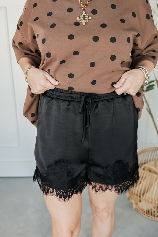THE BLACK ELEGANT SHORTS