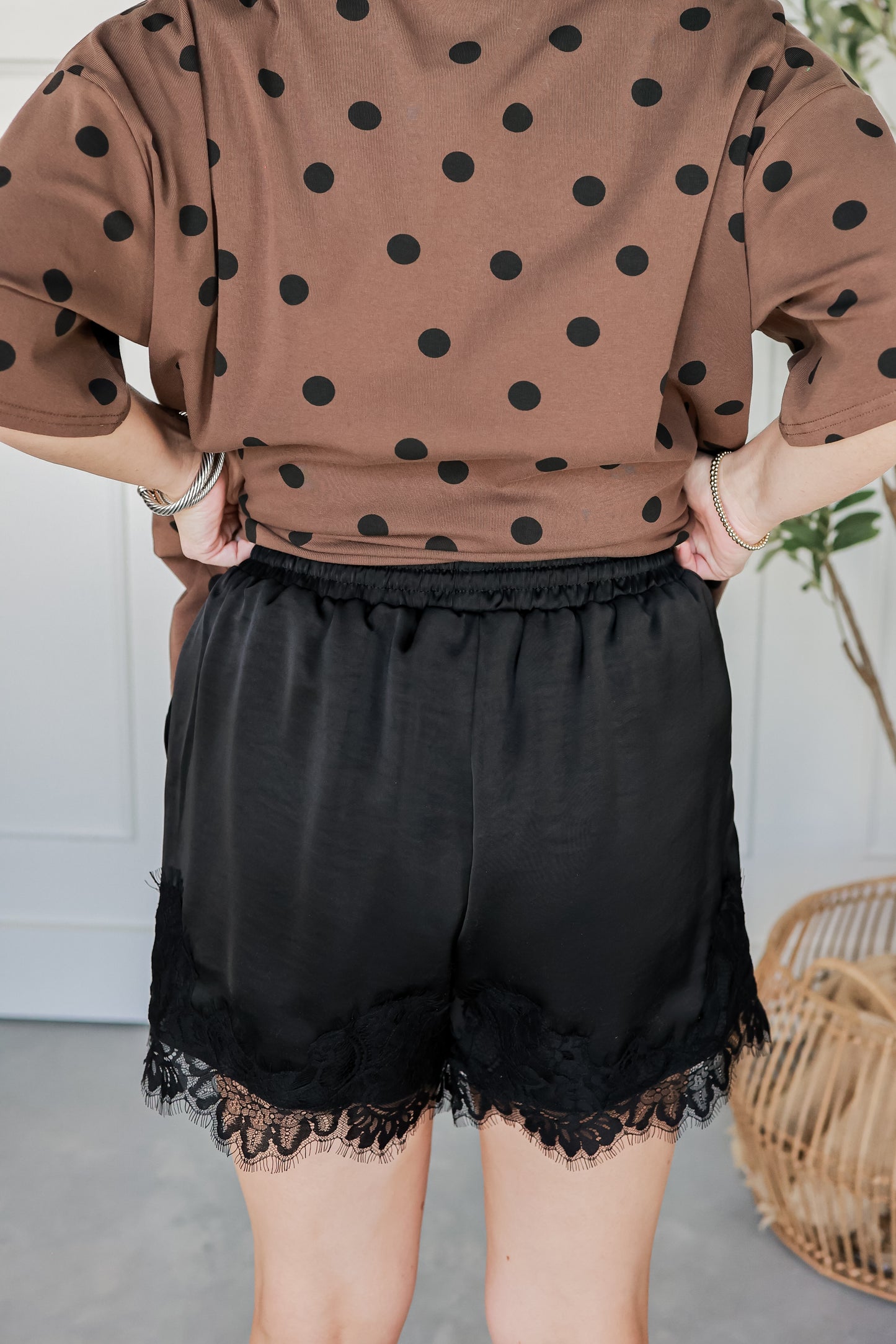 THE BLACK ELEGANT SHORTS