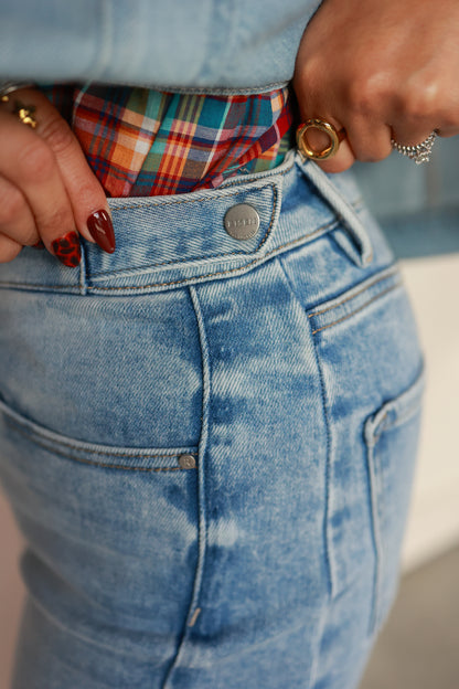 THE EVERYDAY BARREL JEANS | RISEN