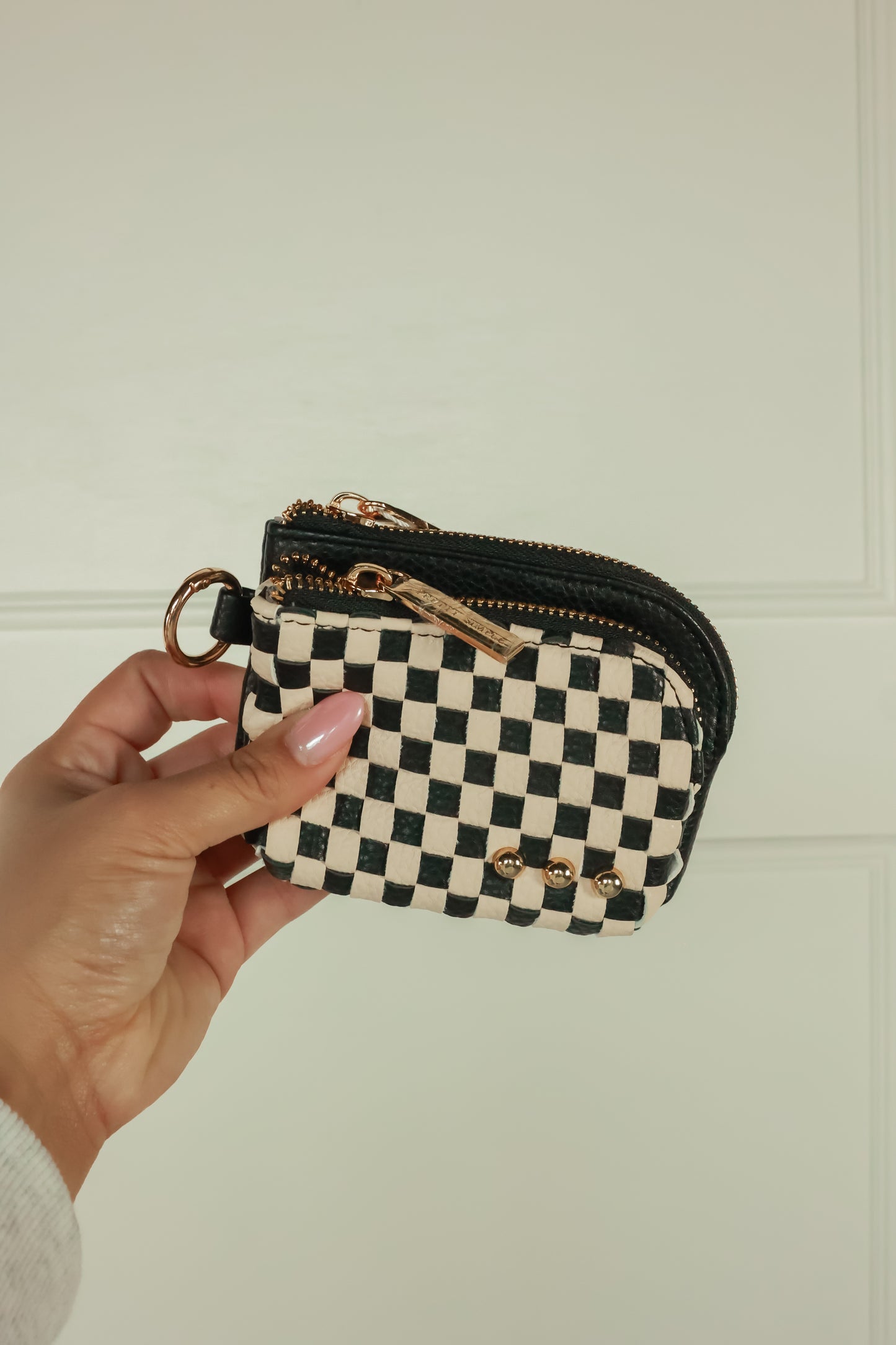 THE CAMERON CLIPPABLE DOUBLE ZIP CARD WALLET | WOVEN CHECKERED BLACK
