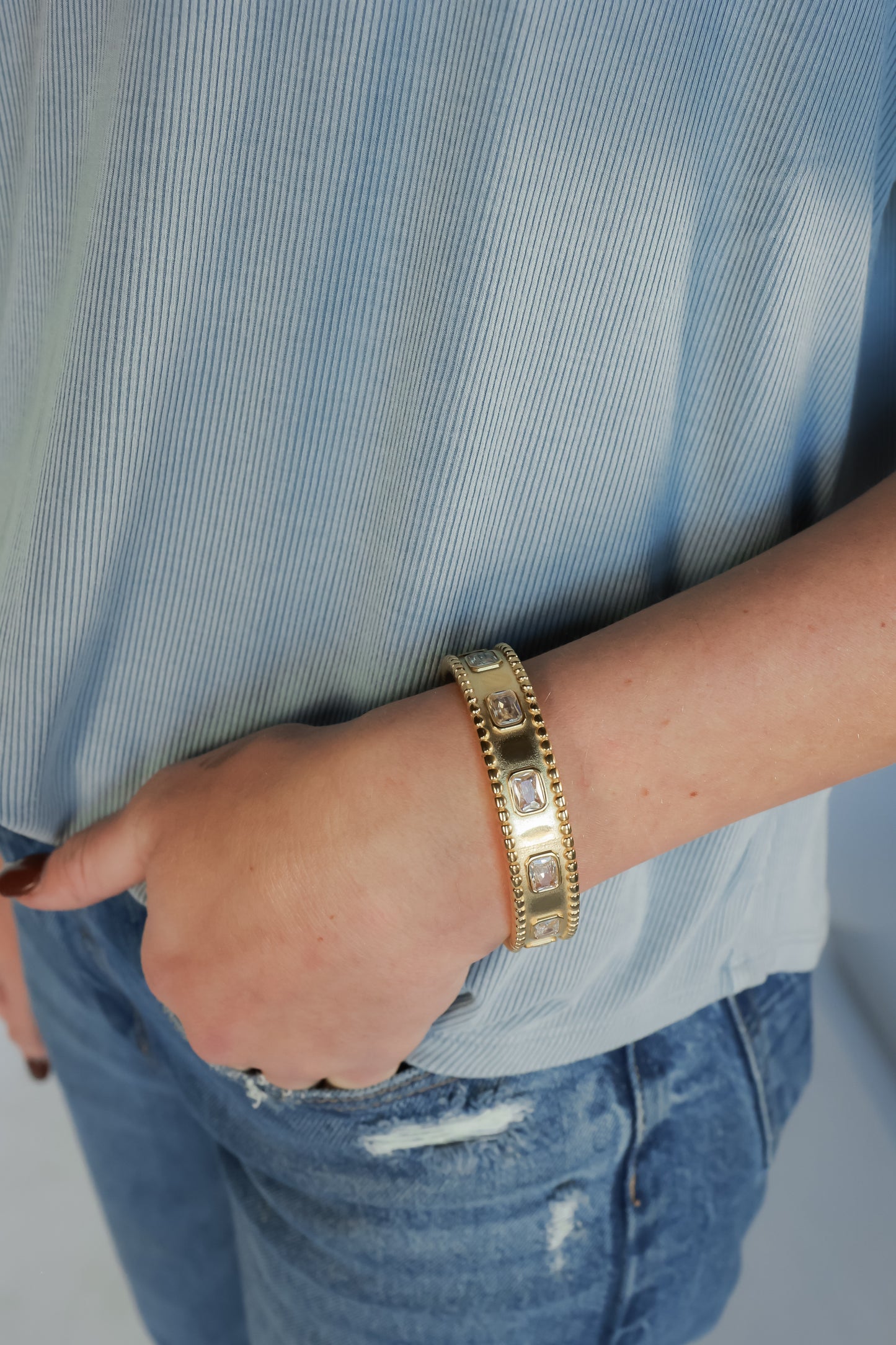 THE FROSTED CUFF