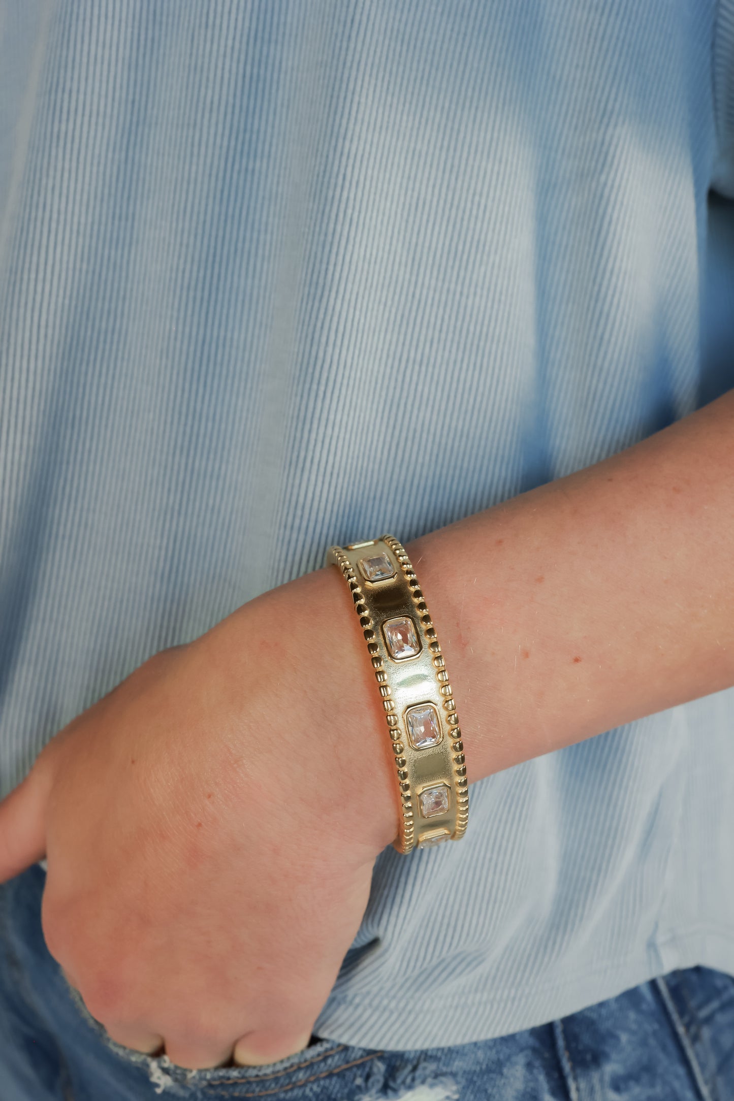 THE FROSTED CUFF