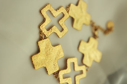 THE CROSS BRACELET