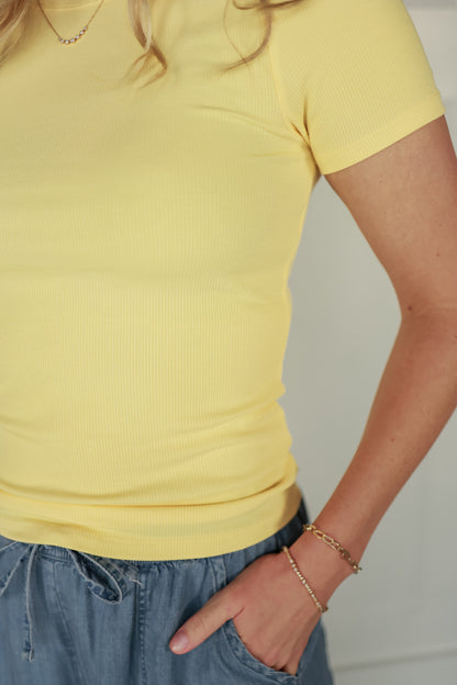 THE SIMPLE RIBBED TEE | YELLOW GLOW