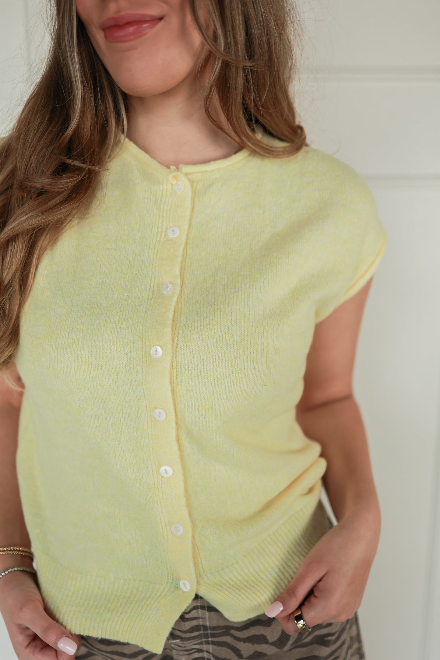 THE SOFT KNIT VEST | YELLOW