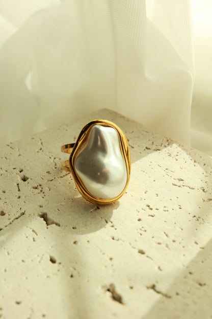 THE PEARL LUXE RING