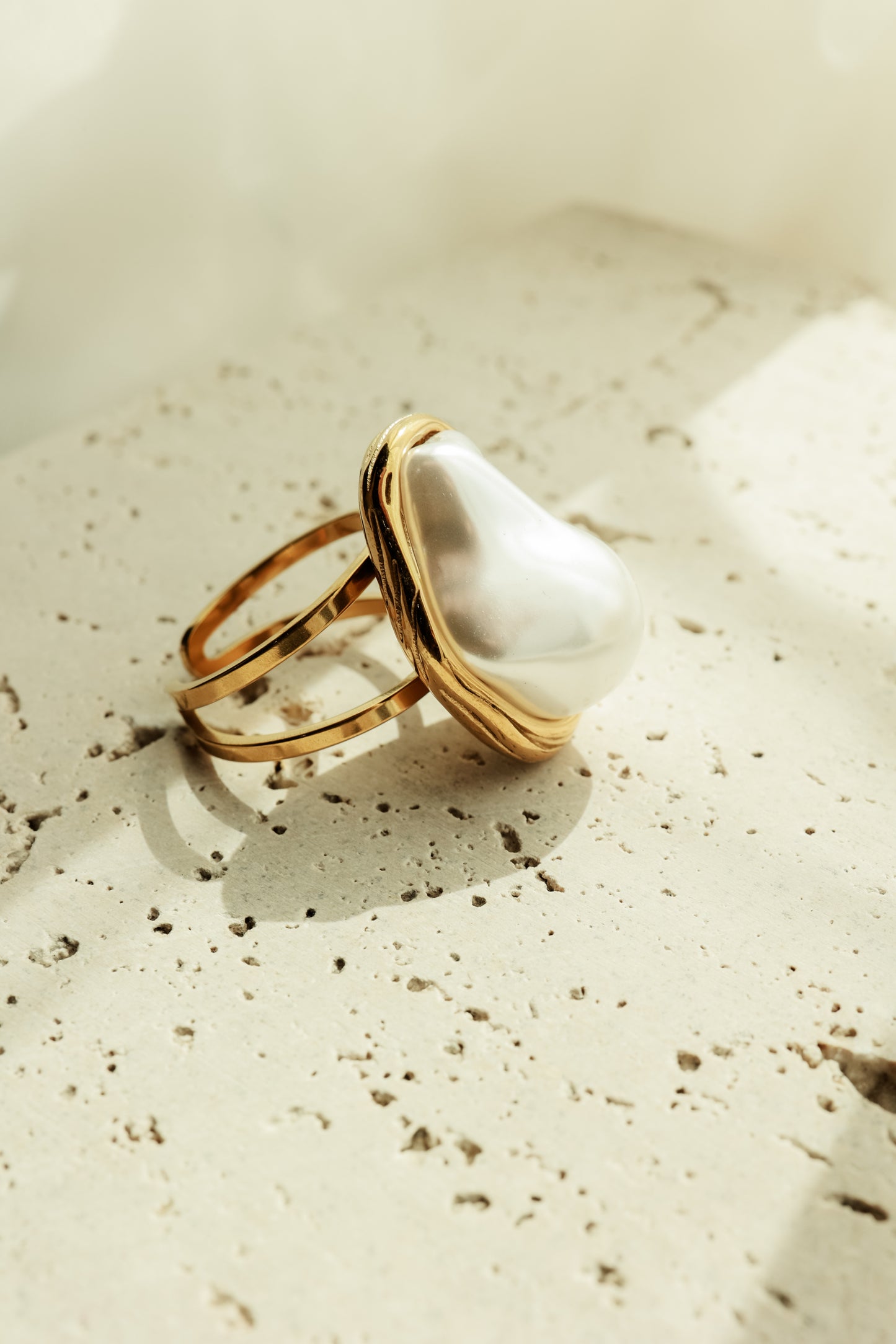 THE PEARL LUXE RING