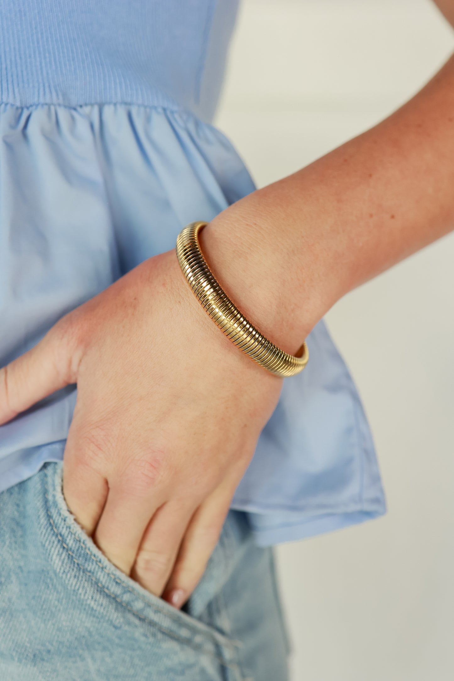 THE RIBBED BANGLE | MEDIUM