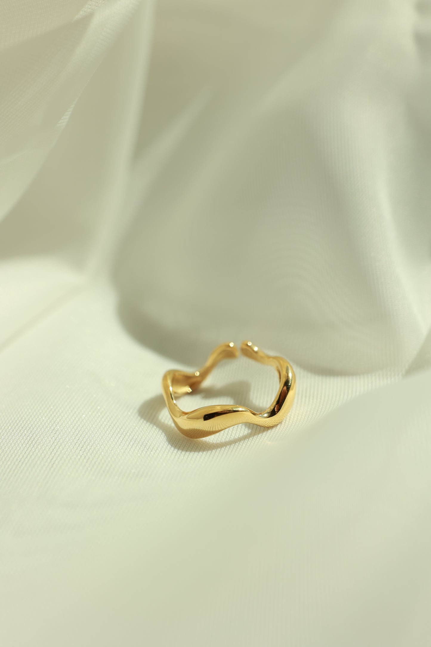 THE WAVY RING