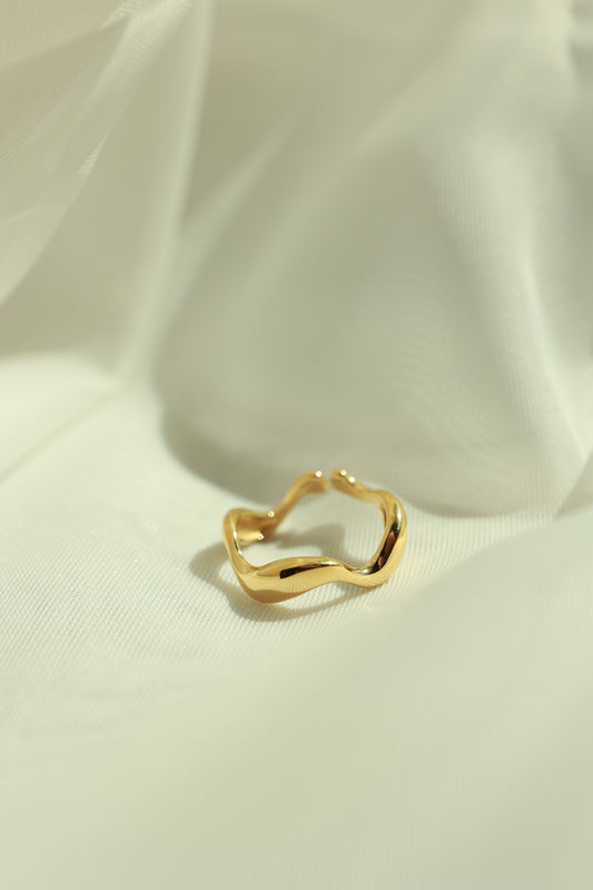 THE WAVY RING
