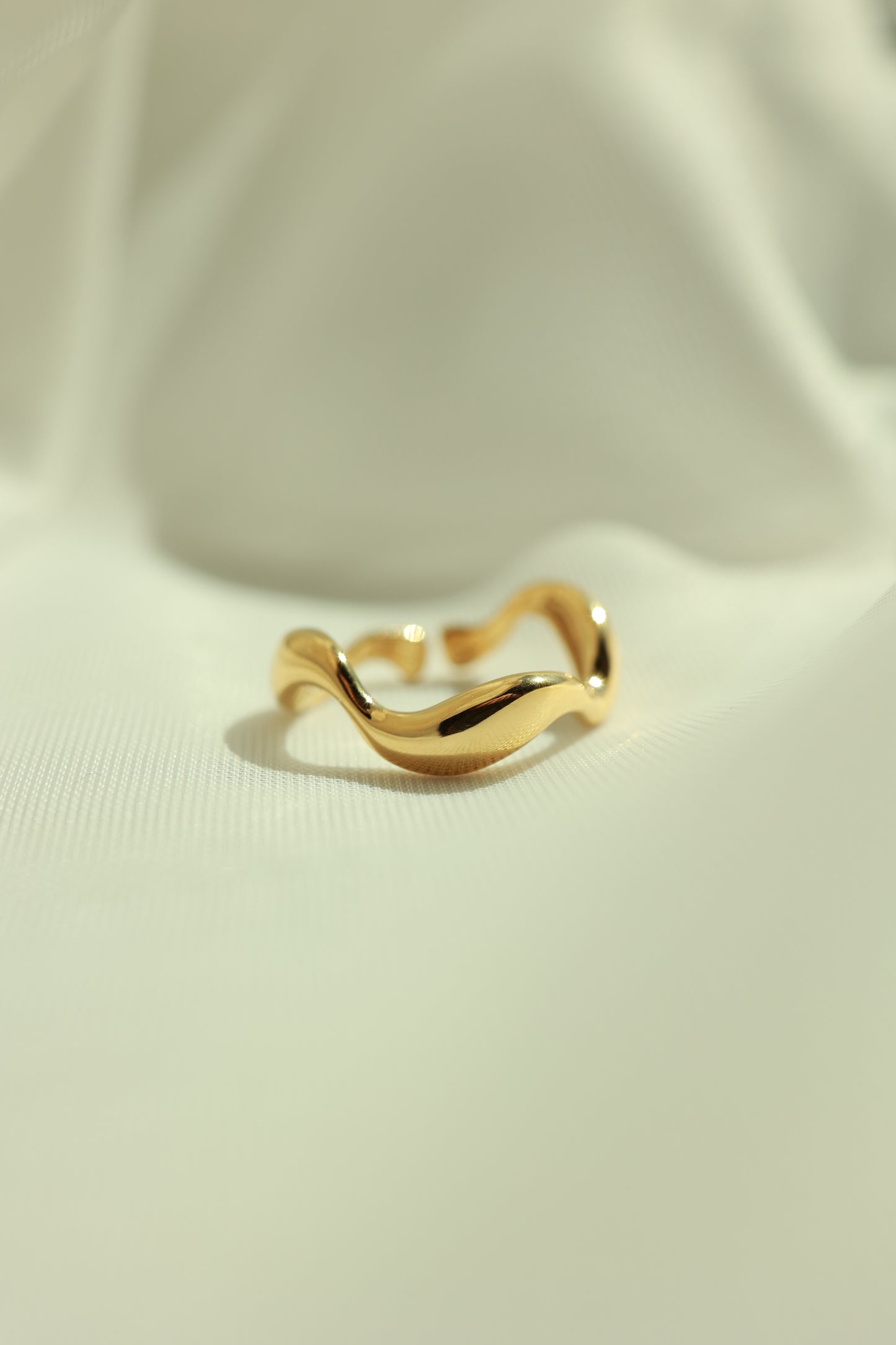 THE WAVY RING