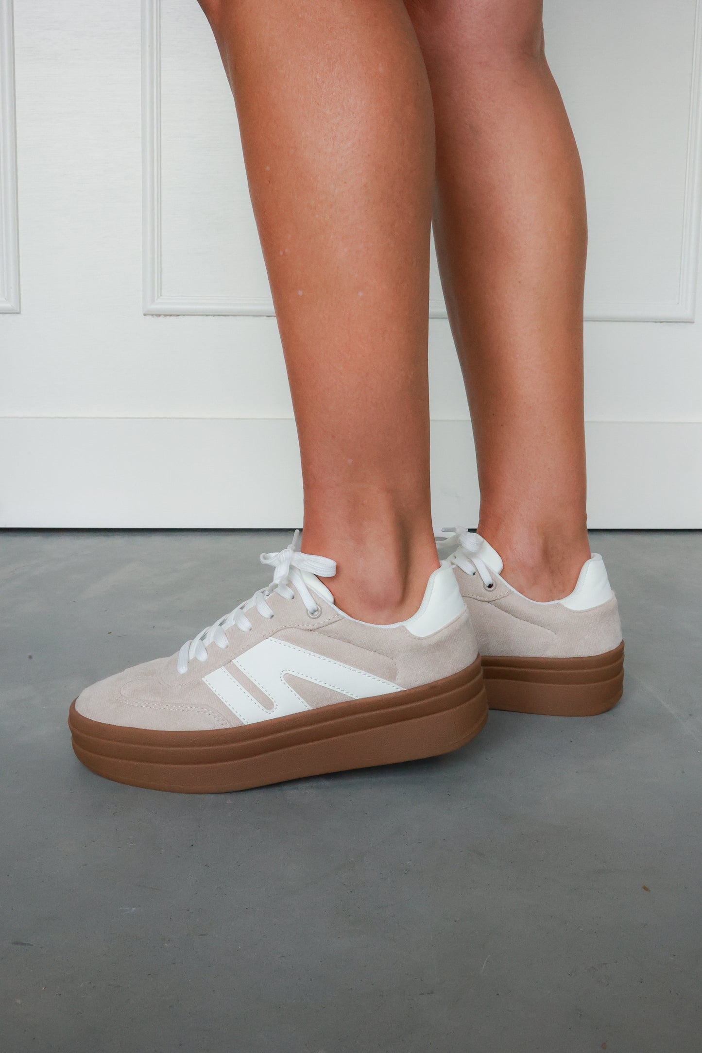 THE IT SNEAKER IN BEIGE + WHITE