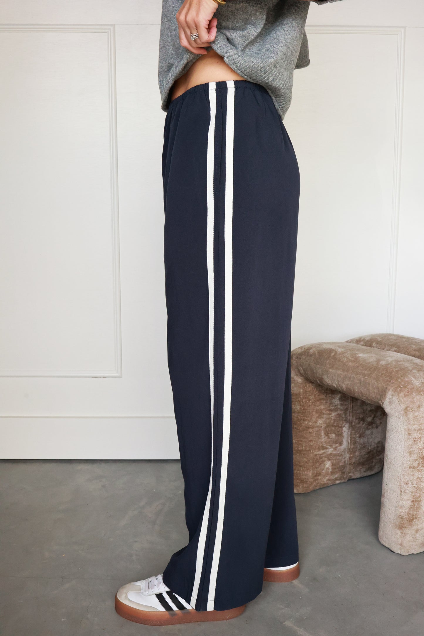 THE SIDELINE TRACK PANTS