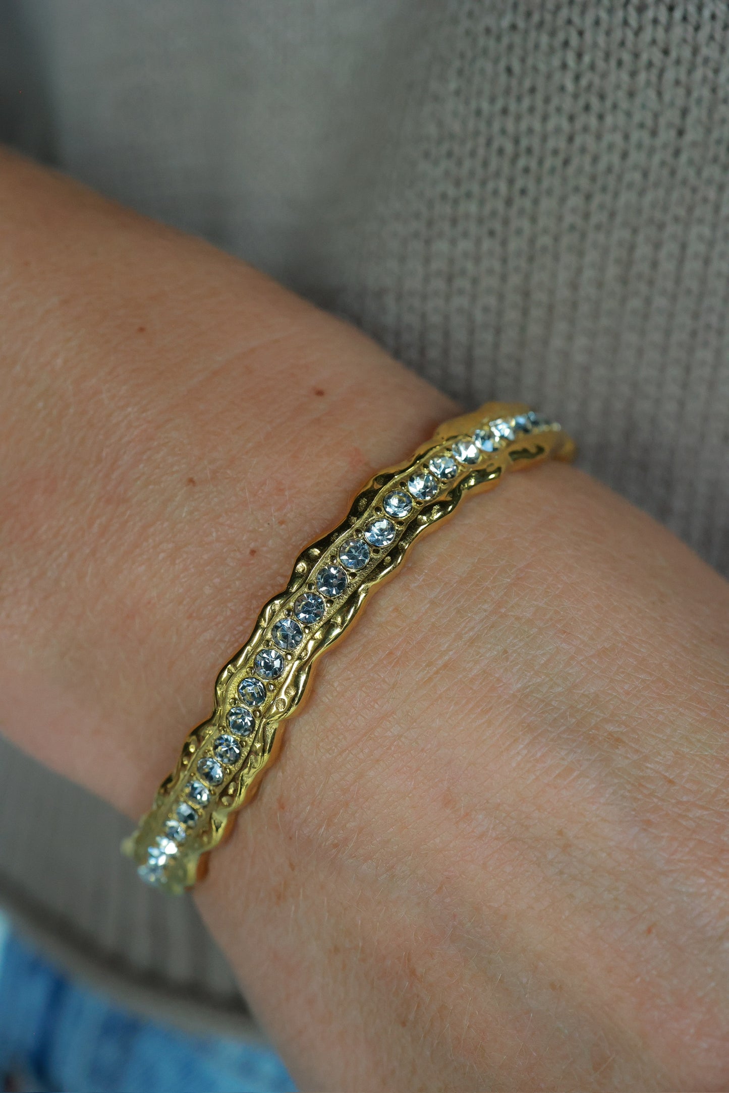 THE TEXTURED CUFF