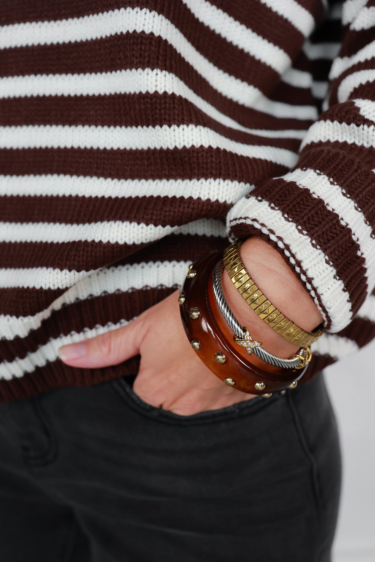 THE BROWNSTONE STRIPE SWEATER