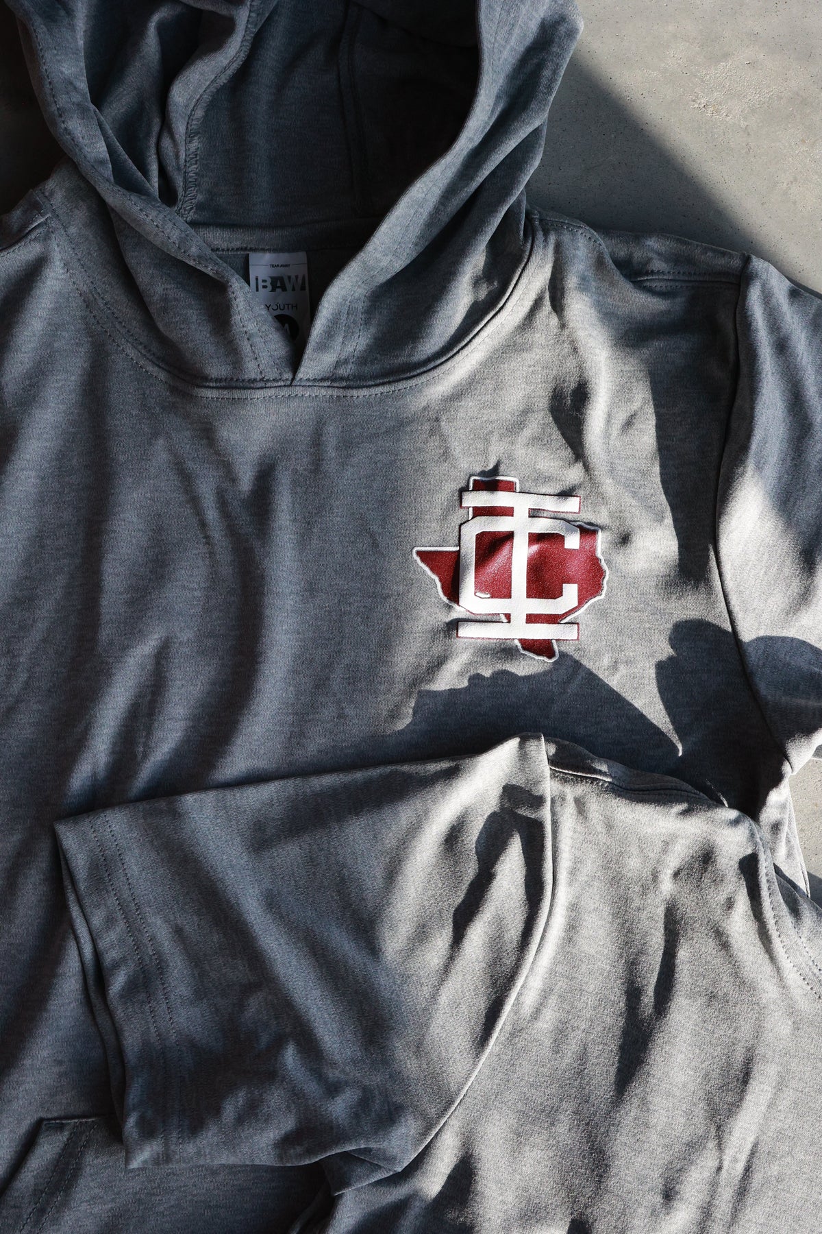 BOYS IC LOGO | HOODED TEE