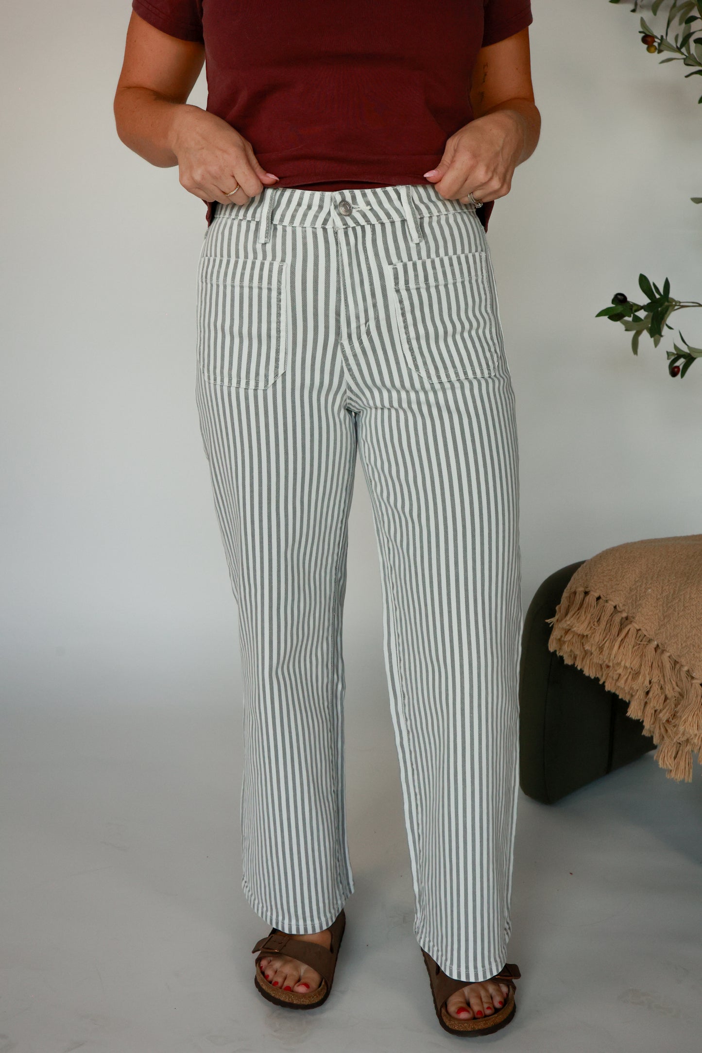 THE WASHED STRIPED DENIM