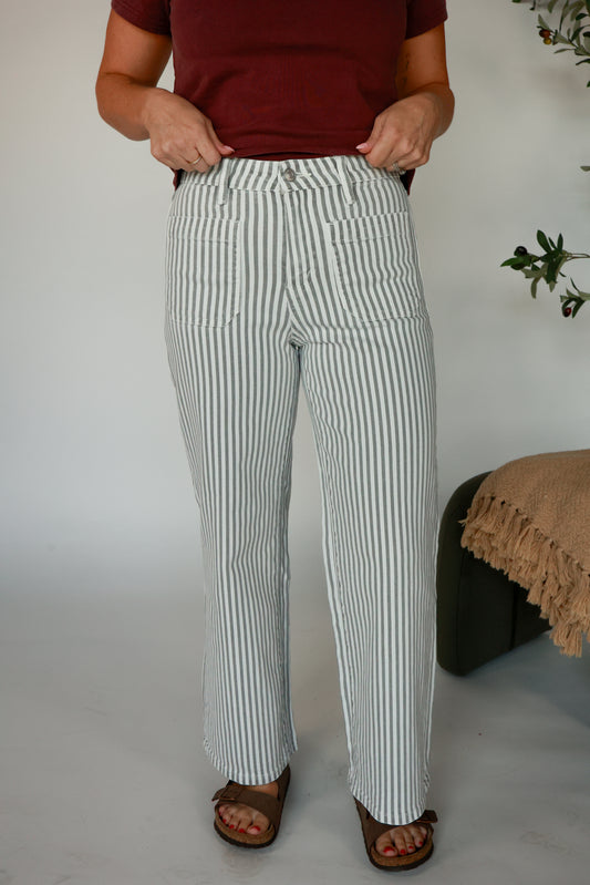 THE WASHED STRIPED DENIM