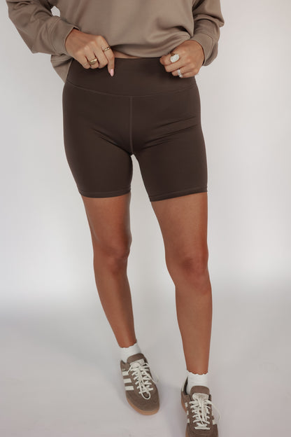 THE NEWPORT FLEXFLORM BIKER SHORTS | ESPRESSO