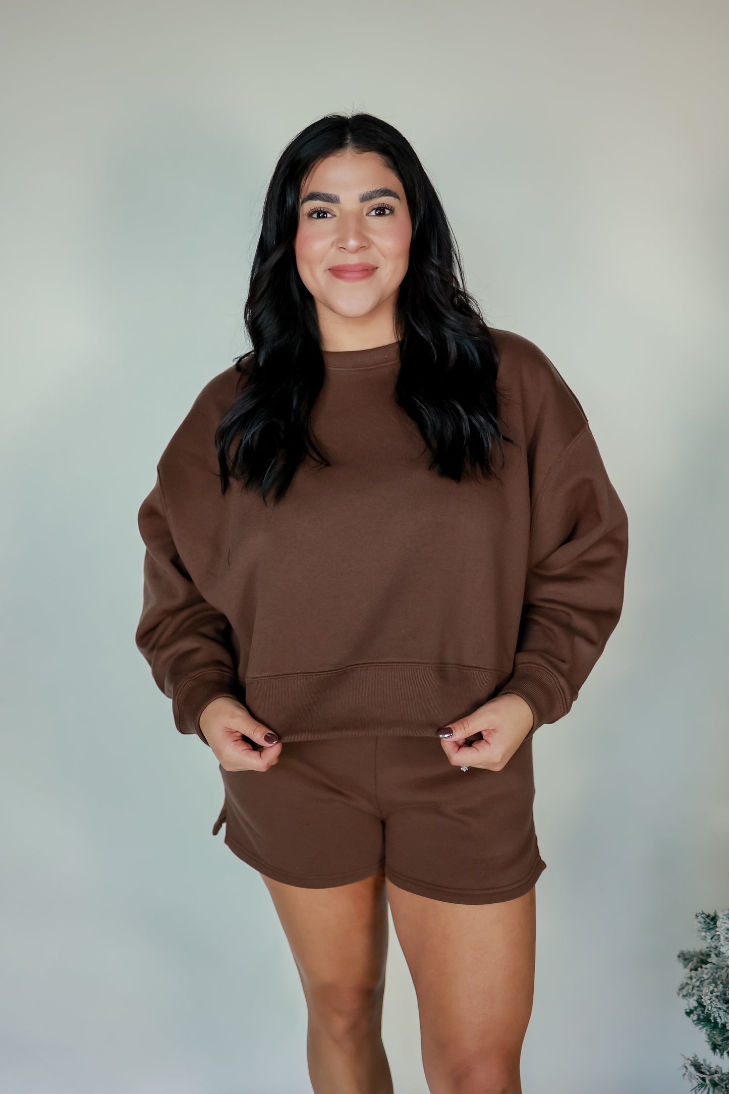 THE PULLOVER SHORT SET IN BROWN
