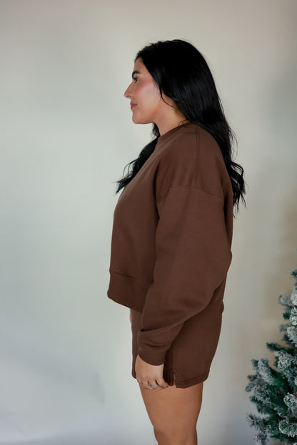 THE PULLOVER SHORT SET IN BROWN