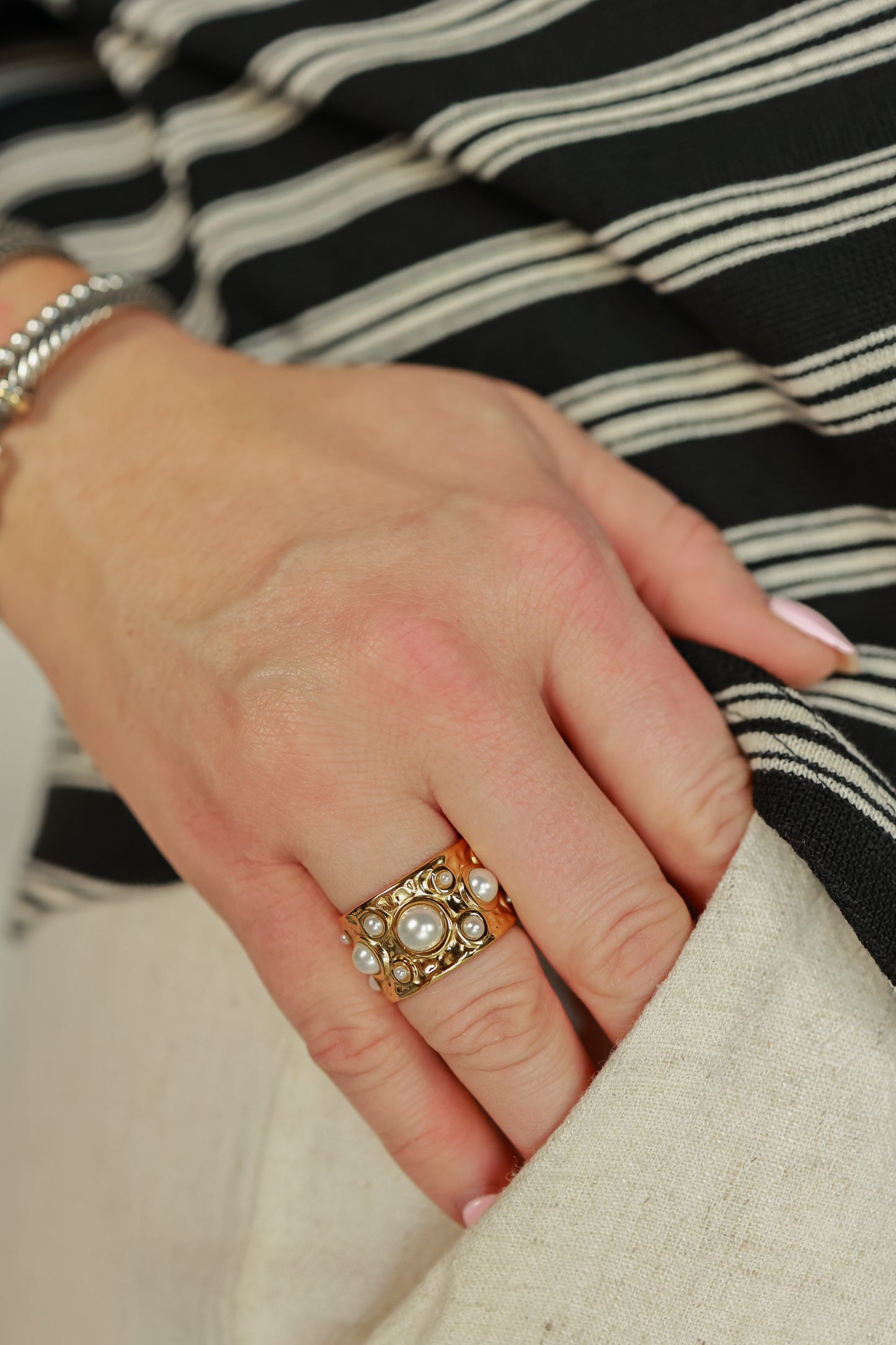 THE DARLING PEARL RING