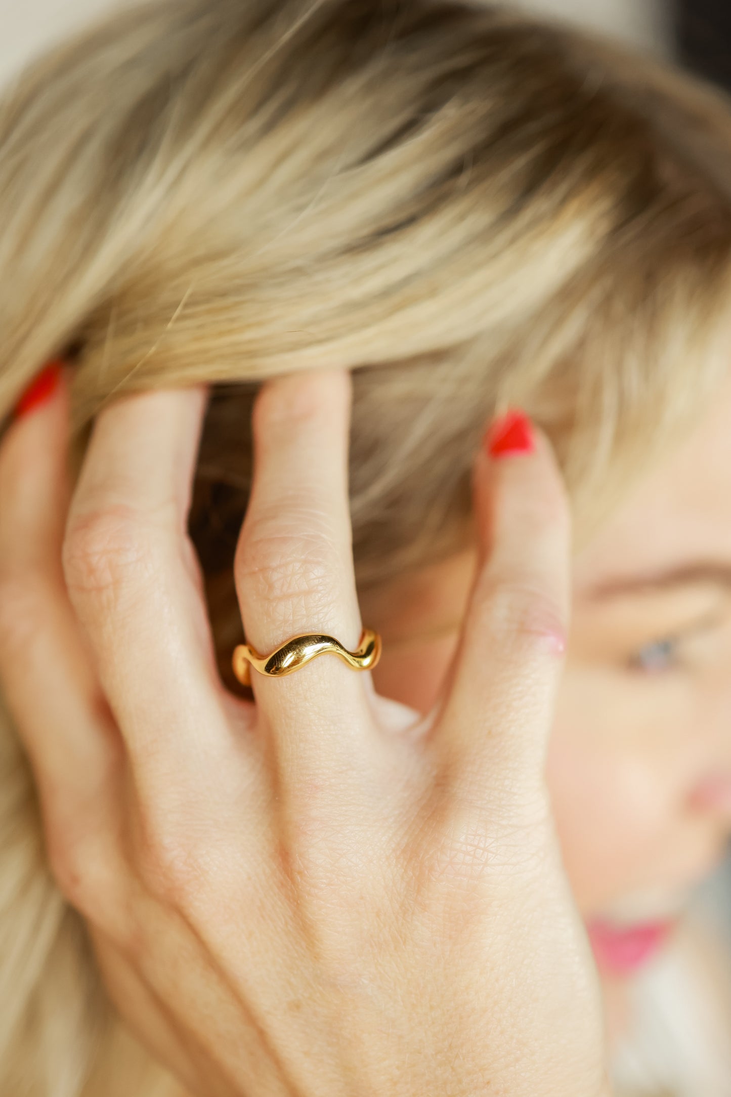 THE WAVY RING