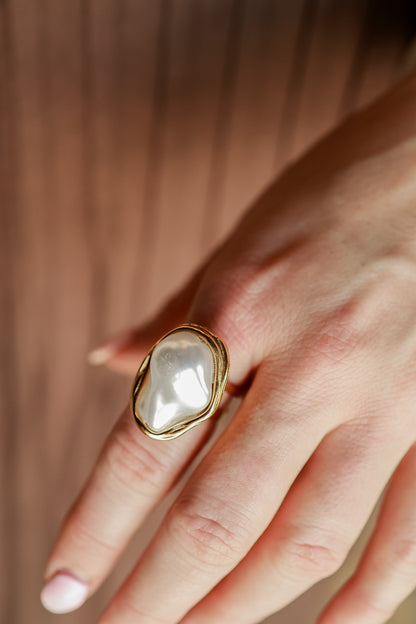 THE PEARL LUXE RING