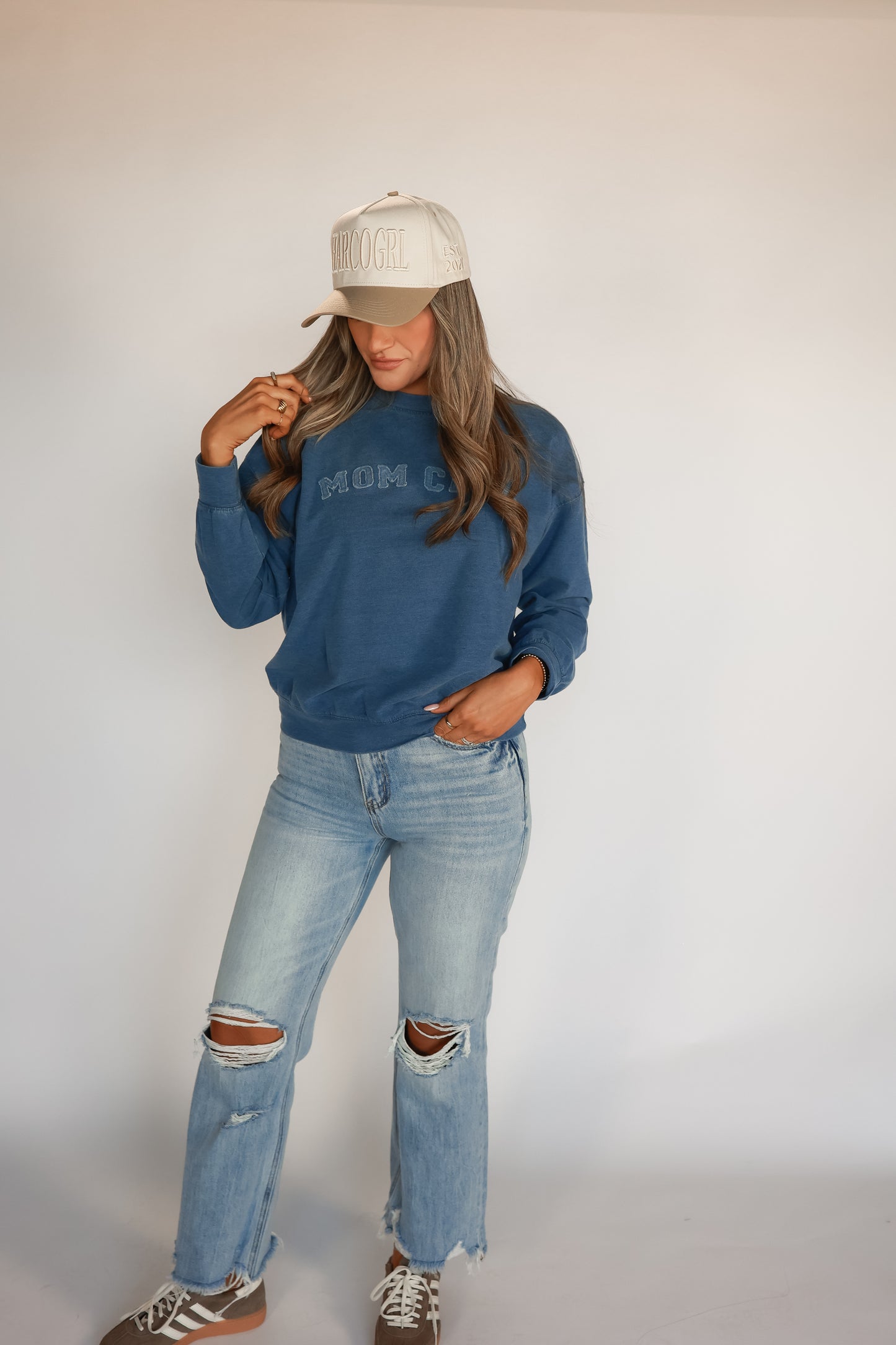 THE MOM CLUB CREWNECK