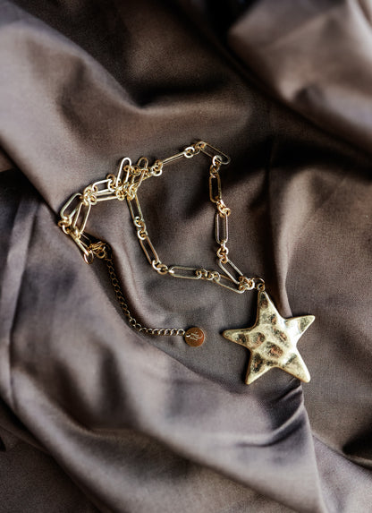 GOLDIE STAR NECKLACE