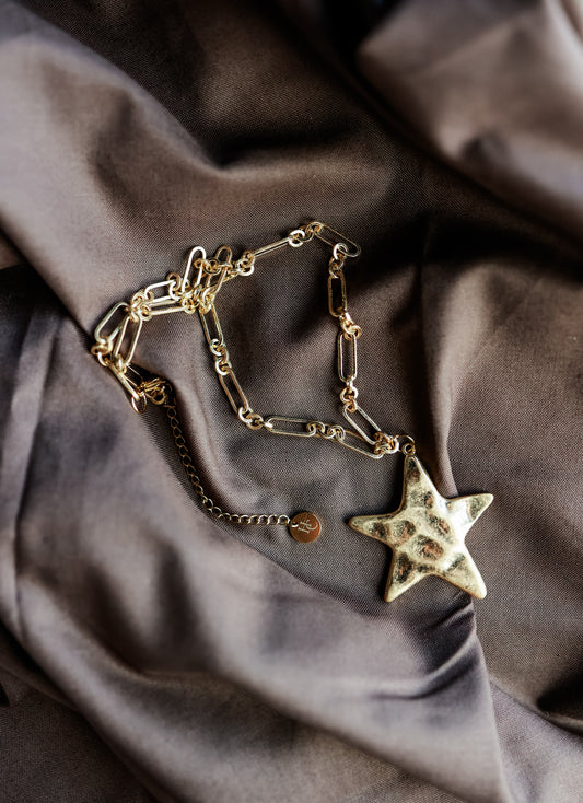 GOLDIE STAR NECKLACE