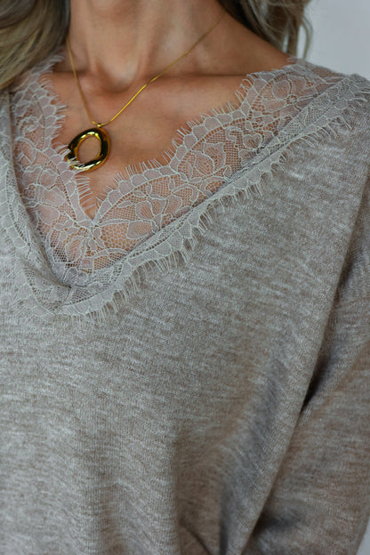THE LACE TRIM TOP