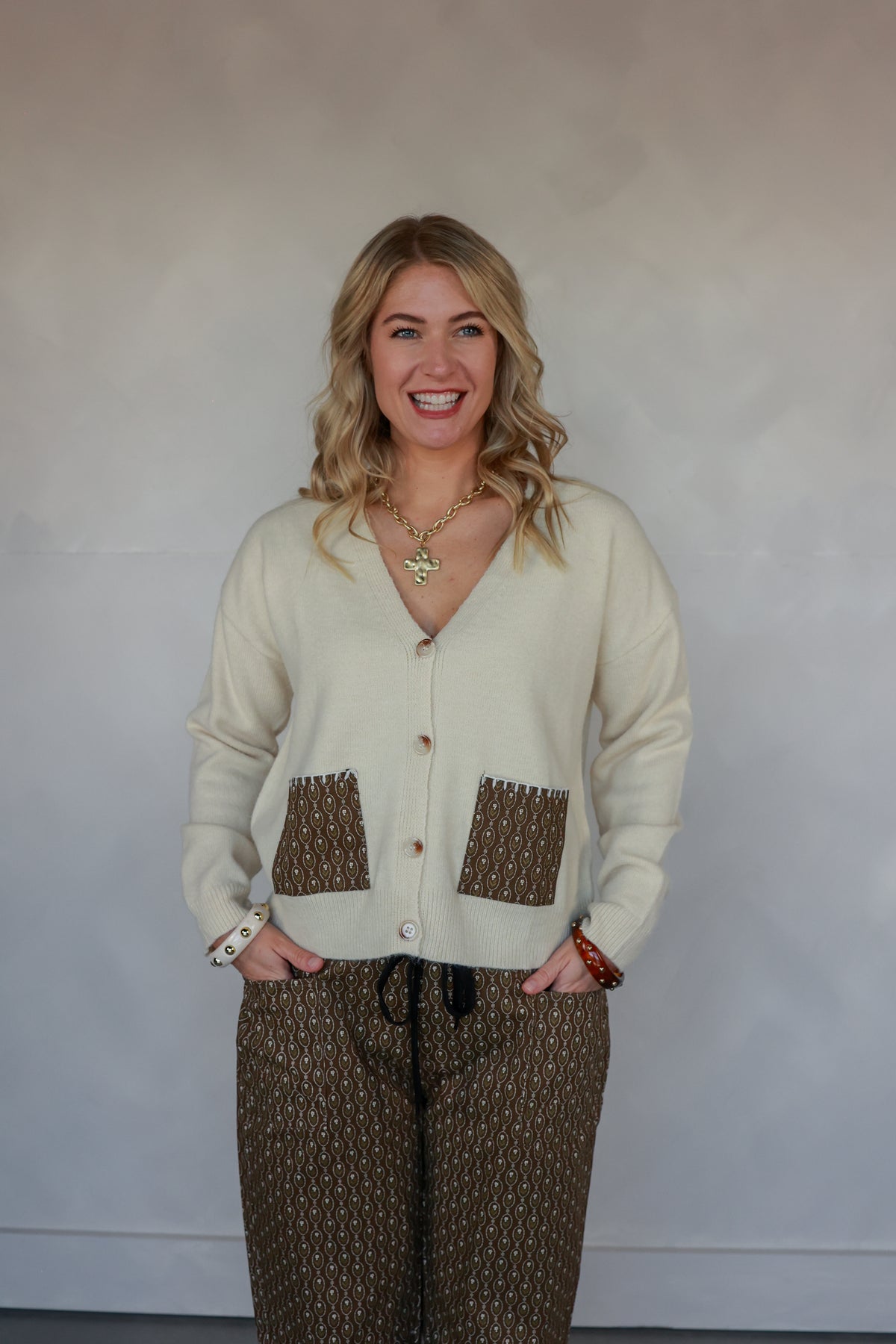 THE VINTAGE MEDALLION SWEATER