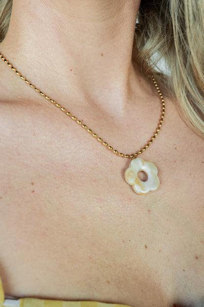 HONEY BLOOM NECKLACE