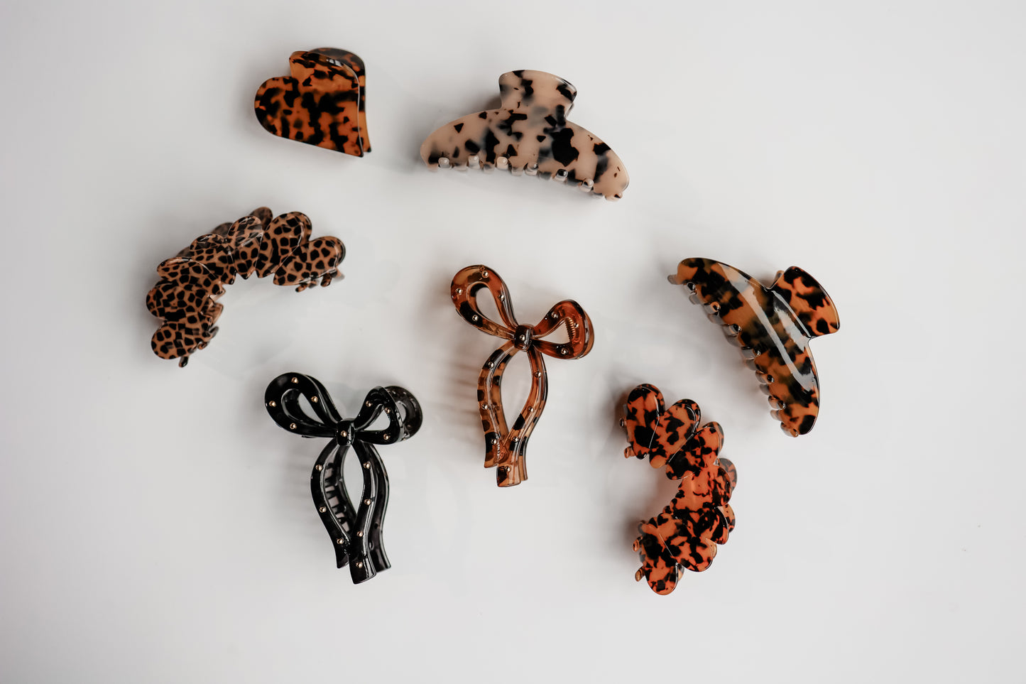 STUDDED BOW CLIP TORTOISE
