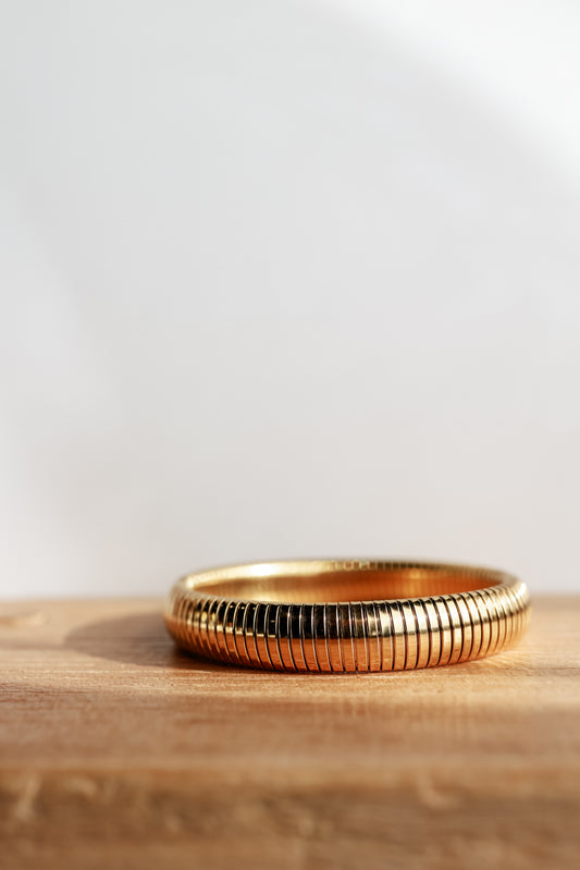 THE RIBBED BANGLE | BIG