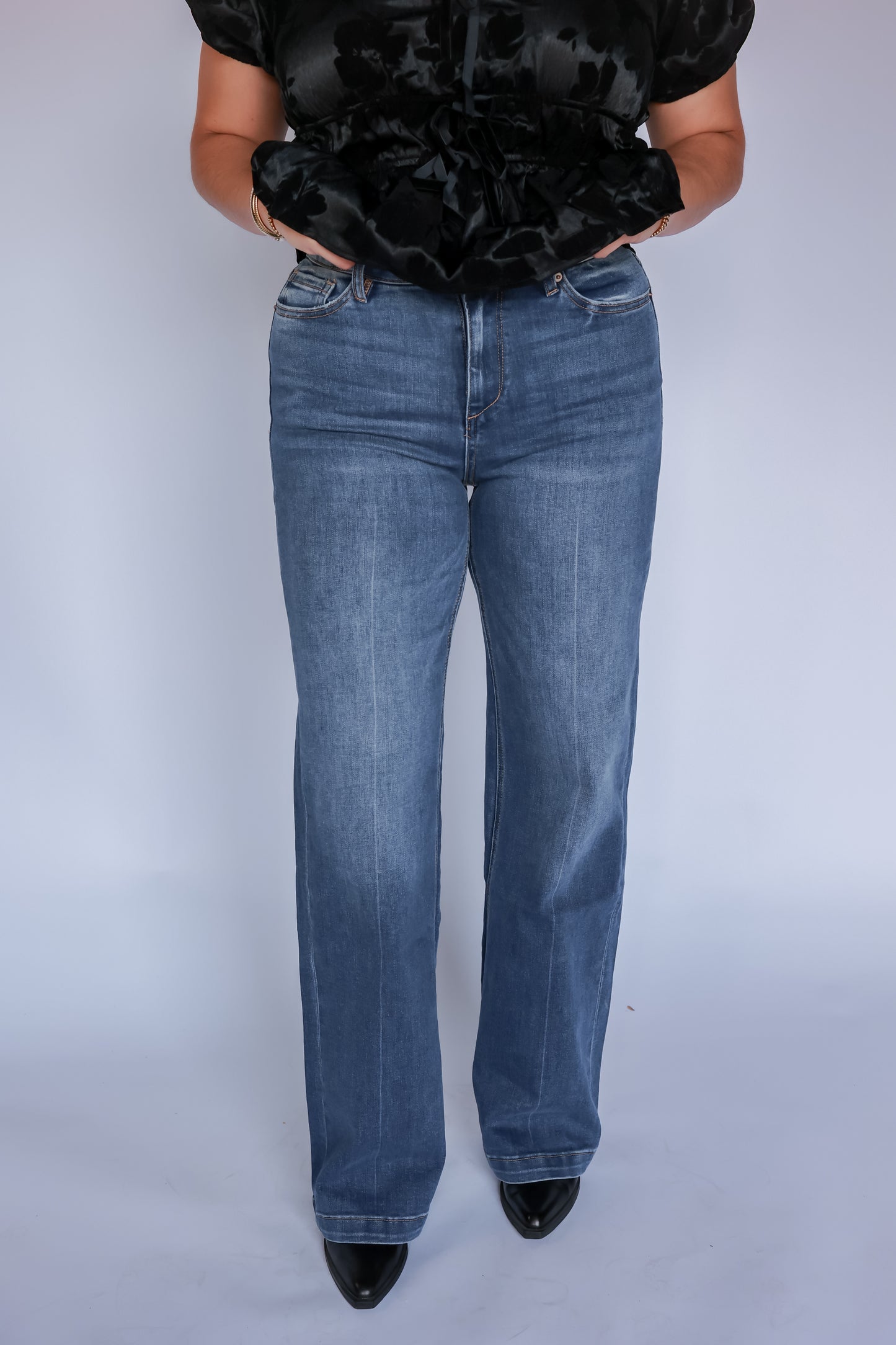 THE CAPTAIN JEAN | MICA