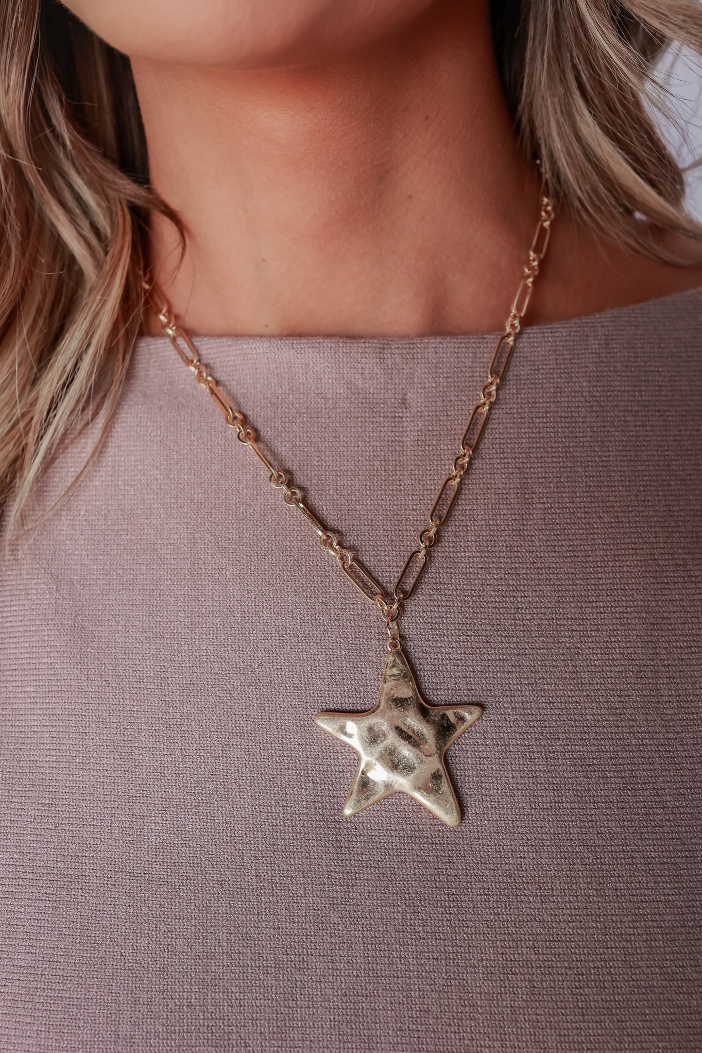 GOLDIE STAR NECKLACE