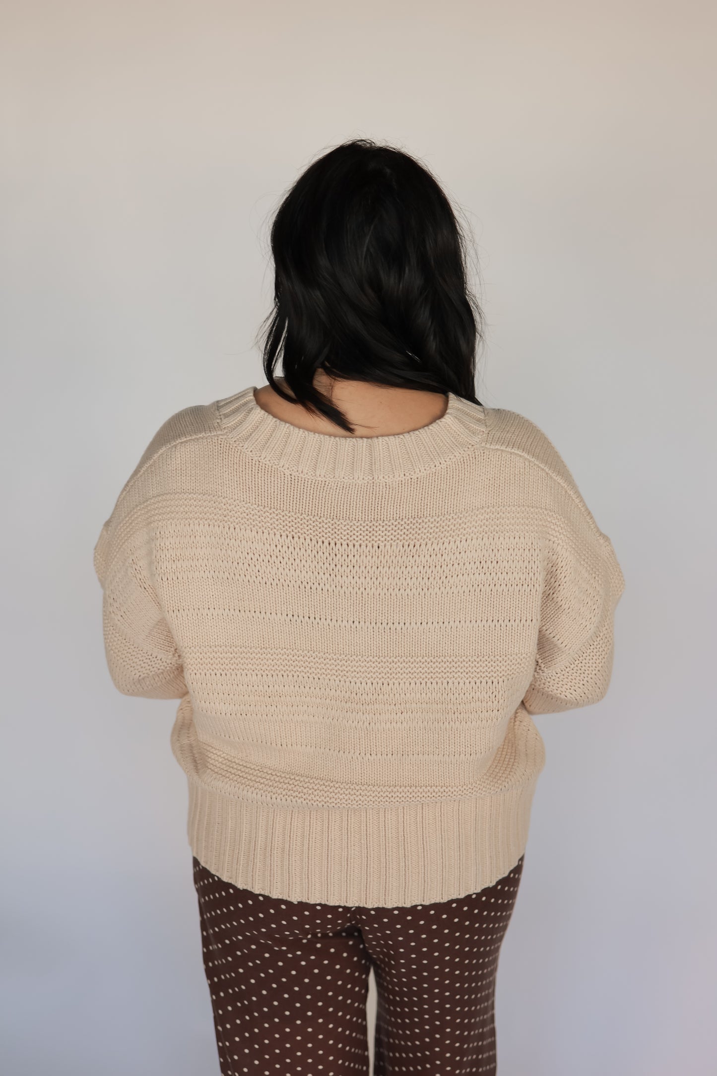 THE TIMELESS V-NECK SWEATER