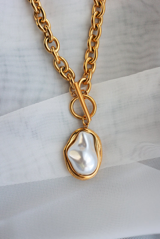 THE GEO PEARL NECKLACE