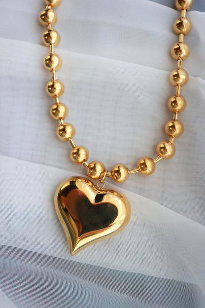 CHUNKY HEART NECKLACE