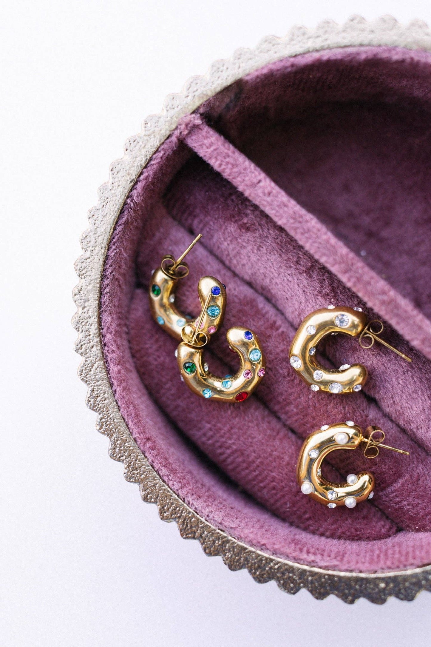 THE CRYSTAL HOOP EARRINGS