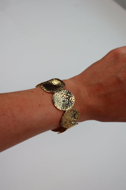 HAMMERED CUFF